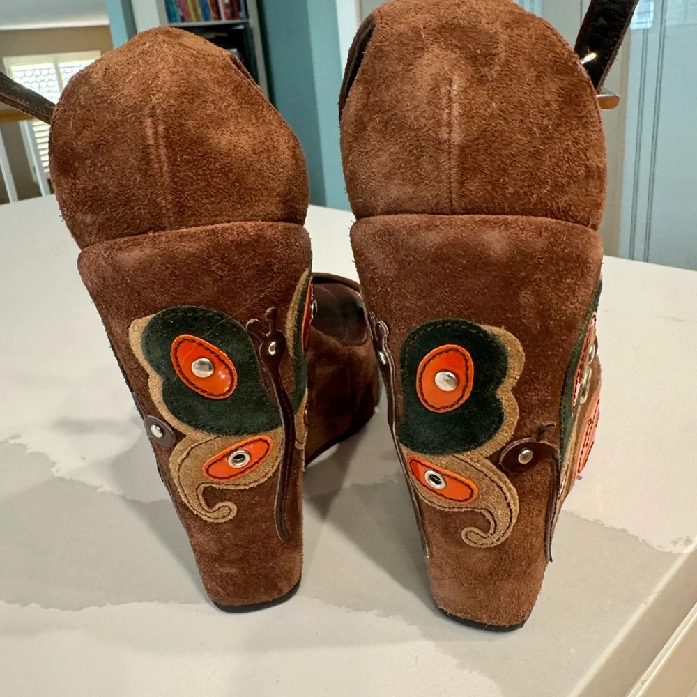 Prada suede wedge sandals. Size 37.5 US 7.5 - Picture 15 of 16